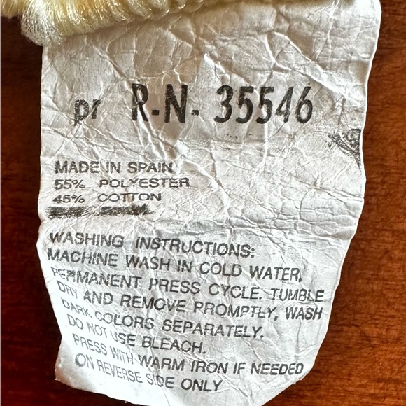 Fall/Thanksgiving oval shaped tablecloth, 53 in w x 82 in l - Picture 5 of 5